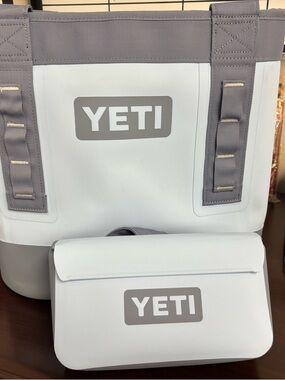 Yeti Camino 20 Big Sky Blue with Sidekick